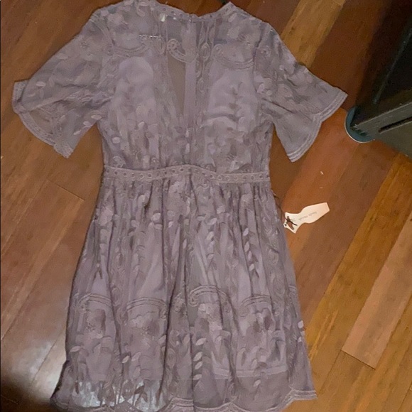 Mauve/purple lace capped sleeve dress. - Picture 2 of 2